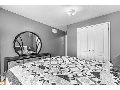 50 Brighton Road, Barrie, ON - Indoor Photo Showing Bedroom