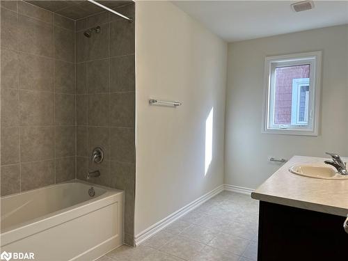 255 Beechwood Forest Lane, Gravenhurst, ON - Indoor Photo Showing Bathroom