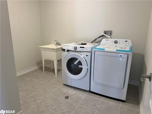 255 Beechwood Forest Lane, Gravenhurst, ON - Indoor Photo Showing Laundry Room