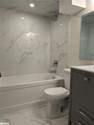 Lower-6 Bowman Avenue, Barrie, ON - Indoor Photo Showing Bathroom