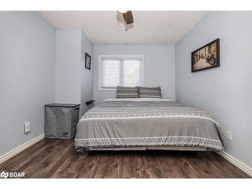 1202 Benson Street, Innisfil, ON - Indoor Photo Showing Bedroom