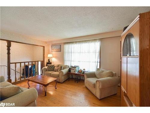 205 Merrett Drive, Barrie, ON - Indoor Photo Showing Living Room