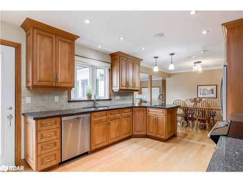 509 Mt St Louis Road W, Oro-Medonte, ON - Indoor Photo Showing Kitchen