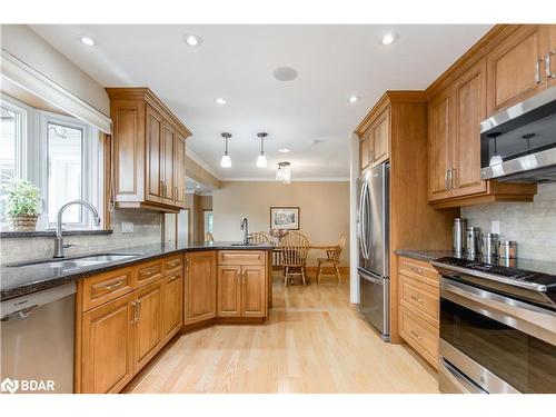 509 Mt St Louis Road W, Oro-Medonte, ON - Indoor Photo Showing Kitchen With Stainless Steel Kitchen With Upgraded Kitchen