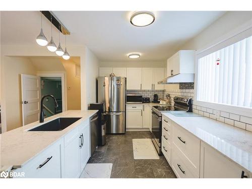 174 7Th Street, Midland, ON - Indoor Photo Showing Kitchen With Stainless Steel Kitchen