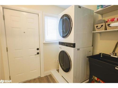 174 7Th Street, Midland, ON - Indoor Photo Showing Laundry Room