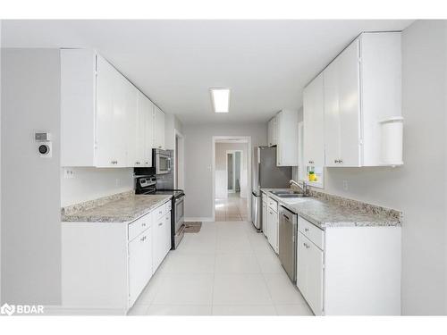 161 Brentwood Road, Angus, ON - Indoor Photo Showing Kitchen With Double Sink