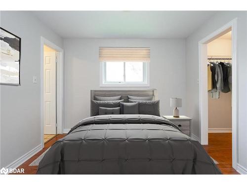 161 Brentwood Road, Angus, ON - Indoor Photo Showing Bedroom