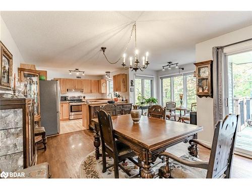 30 The Granite Bluff, Bracebridge, ON - Indoor Photo Showing Dining Room