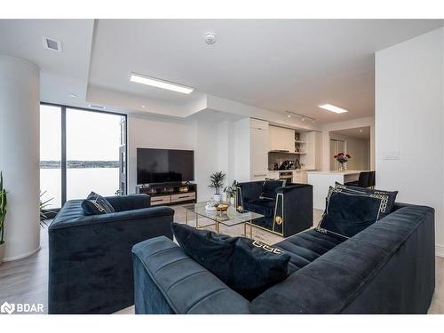 714-185 Dunlop Street East Street E, Barrie, ON - Indoor Photo Showing Living Room