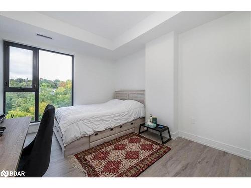 714-185 Dunlop Street East Street E, Barrie, ON - Indoor Photo Showing Bedroom