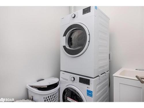 714-185 Dunlop Street East Street E, Barrie, ON - Indoor Photo Showing Laundry Room