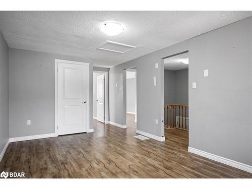 39 Laurie Crescent, Barrie, ON - Indoor Photo Showing Other Room