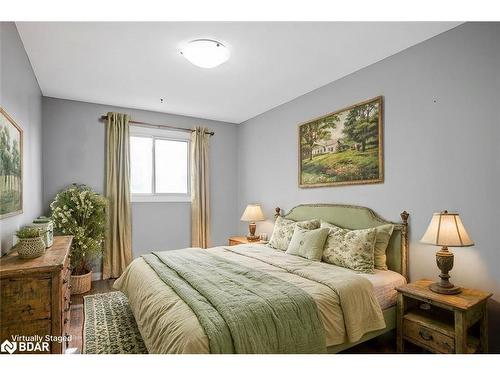 39 Laurie Crescent, Barrie, ON - Indoor Photo Showing Bedroom