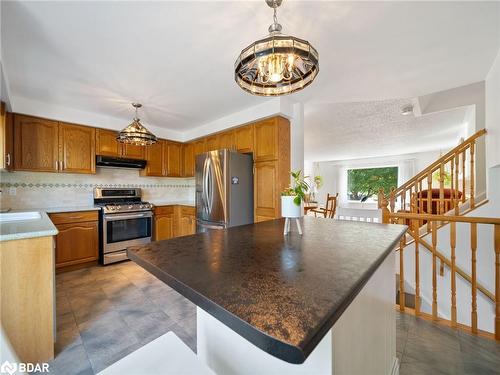 73 Carter Cres Crescent, Orillia, ON - Indoor Photo Showing Kitchen