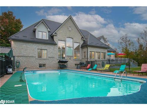 3965 Algoma Avenue, Innisfil, ON - Outdoor With In Ground Pool