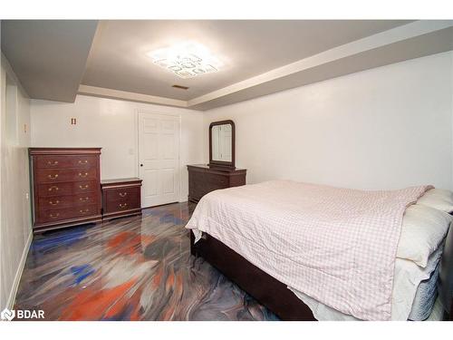 3965 Algoma Avenue, Innisfil, ON - Indoor Photo Showing Bedroom