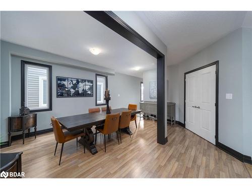 42 Wood Crescent, Essa, ON - Indoor Photo Showing Dining Room