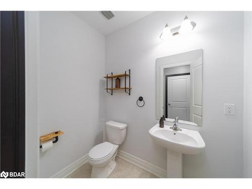 42 Wood Crescent, Essa, ON - Indoor Photo Showing Bathroom