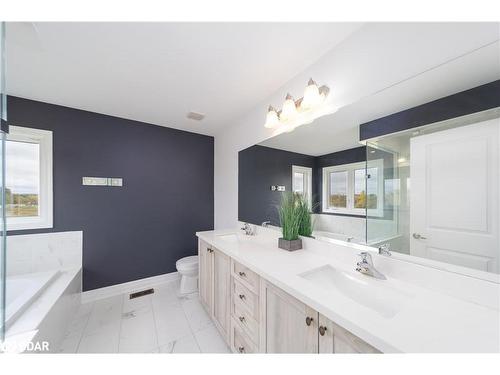 42 Wood Crescent, Essa, ON - Indoor Photo Showing Bathroom