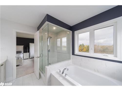 42 Wood Crescent, Essa, ON - Indoor Photo Showing Bathroom