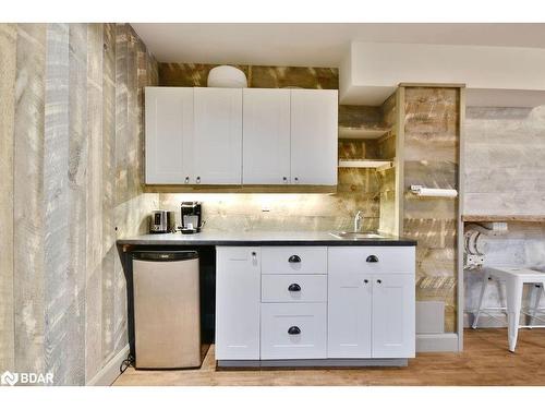 74 Lucy Lane, Orillia, ON - Indoor Photo Showing Kitchen