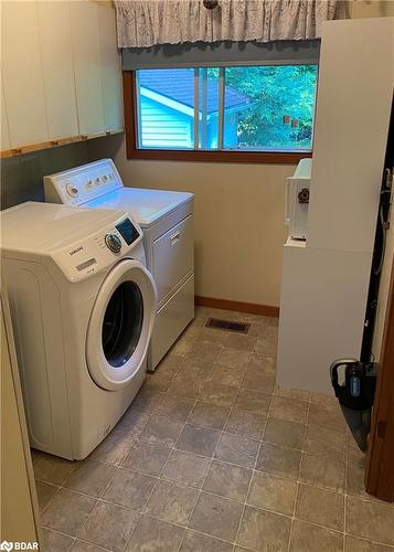 369 Indian Trail, Huntsville, ON - Indoor Photo Showing Laundry Room