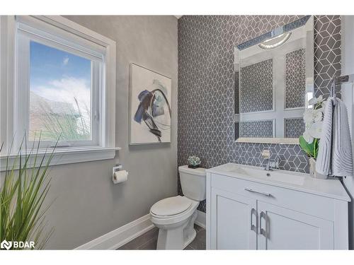 39 Mckeown Street, Thornton, ON - Indoor Photo Showing Bathroom