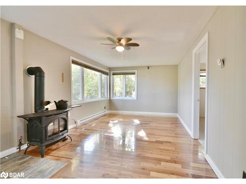 98 Lakeshore Road W, Oro-Medonte, ON - Indoor Photo Showing Other Room