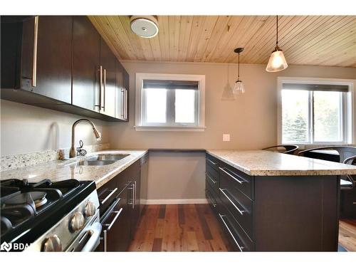 98 Lakeshore Road W, Oro-Medonte, ON - Indoor Photo Showing Kitchen With Double Sink With Upgraded Kitchen