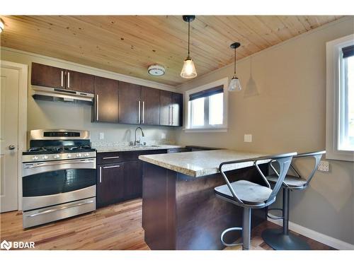 98 Lakeshore Road W, Oro-Medonte, ON - Indoor Photo Showing Kitchen