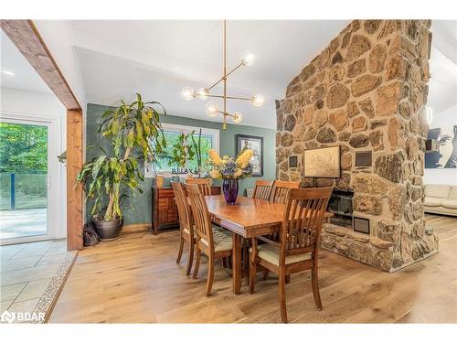 17 Woodland Crescent, Oro-Medonte, ON - Indoor Photo Showing Dining Room