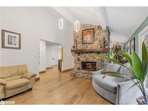 17 Woodland Crescent, Oro-Medonte, ON - Indoor Photo Showing Living Room With Fireplace