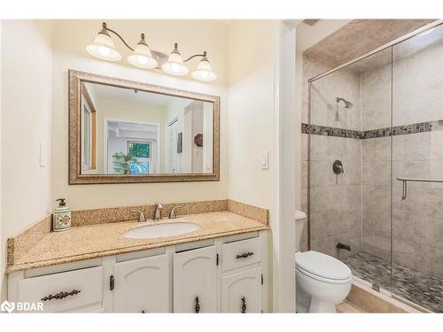 17 Woodland Crescent, Oro-Medonte, ON - Indoor Photo Showing Bathroom