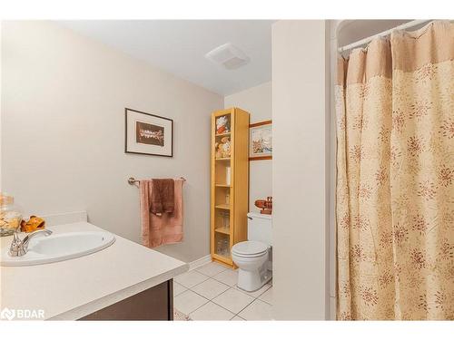 17 Woodland Crescent, Oro-Medonte, ON - Indoor Photo Showing Bathroom