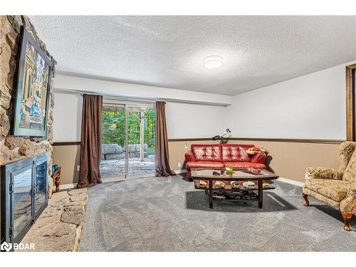 17 Woodland Crescent, Oro-Medonte, ON - Indoor With Fireplace