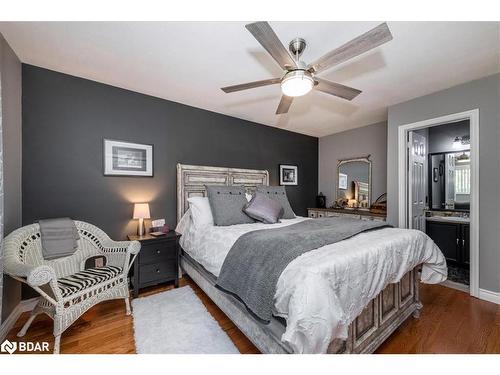 114 Chieftain Crescent, Barrie, ON - Indoor Photo Showing Bedroom