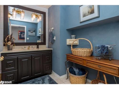 114 Chieftain Crescent, Barrie, ON - Indoor Photo Showing Bathroom