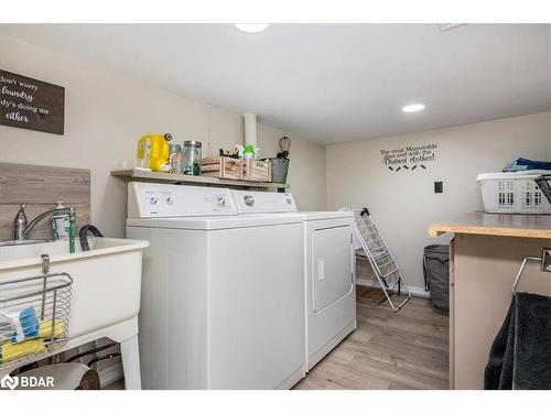 114 Chieftain Crescent, Barrie, ON - Indoor Photo Showing Laundry Room