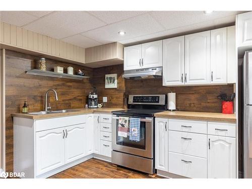 14308 County 27 Road, Springwater, ON - Indoor Photo Showing Kitchen With Double Sink