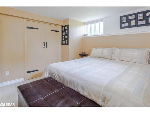 14308 County 27 Road, Springwater, ON - Indoor Photo Showing Bedroom