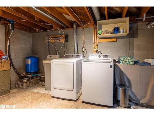 14308 County 27 Road, Springwater, ON - Indoor Photo Showing Laundry Room