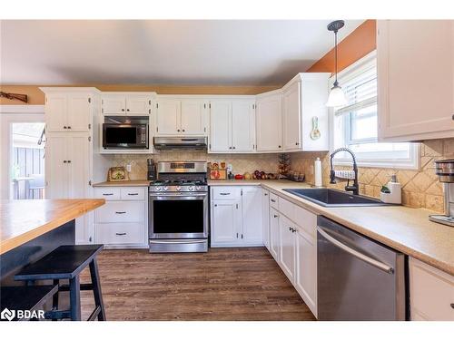 14308 County 27 Road, Springwater, ON - Indoor Photo Showing Kitchen