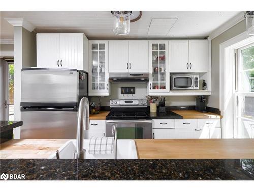 995239 Mono Adjala Townline, Adjala-Tosorontio, ON - Indoor Photo Showing Kitchen