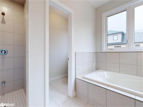 2962 Monarch Drive, Orillia, ON - Indoor Photo Showing Bathroom