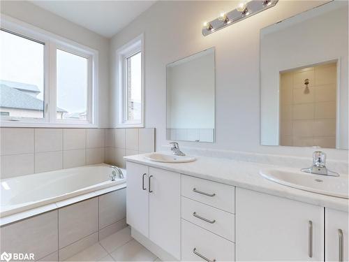 2962 Monarch Drive, Orillia, ON - Indoor Photo Showing Bathroom