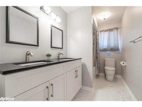 12 Moore Place, Barrie, ON - Indoor Photo Showing Bathroom