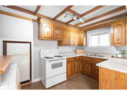 11 Kohl Street, Collingwood, ON - Indoor Photo Showing Kitchen With Double Sink