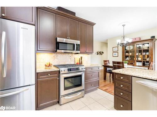 1962 Elana Drive, Severn, ON - Indoor Photo Showing Kitchen With Upgraded Kitchen