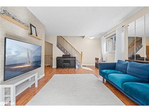 3-15 Meadow Lane, Barrie, ON - Indoor Photo Showing Living Room